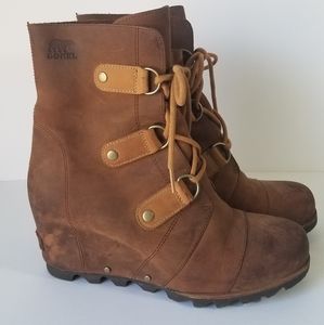 Sorel • Joan of Arctic Lace up tan leather wedge boots